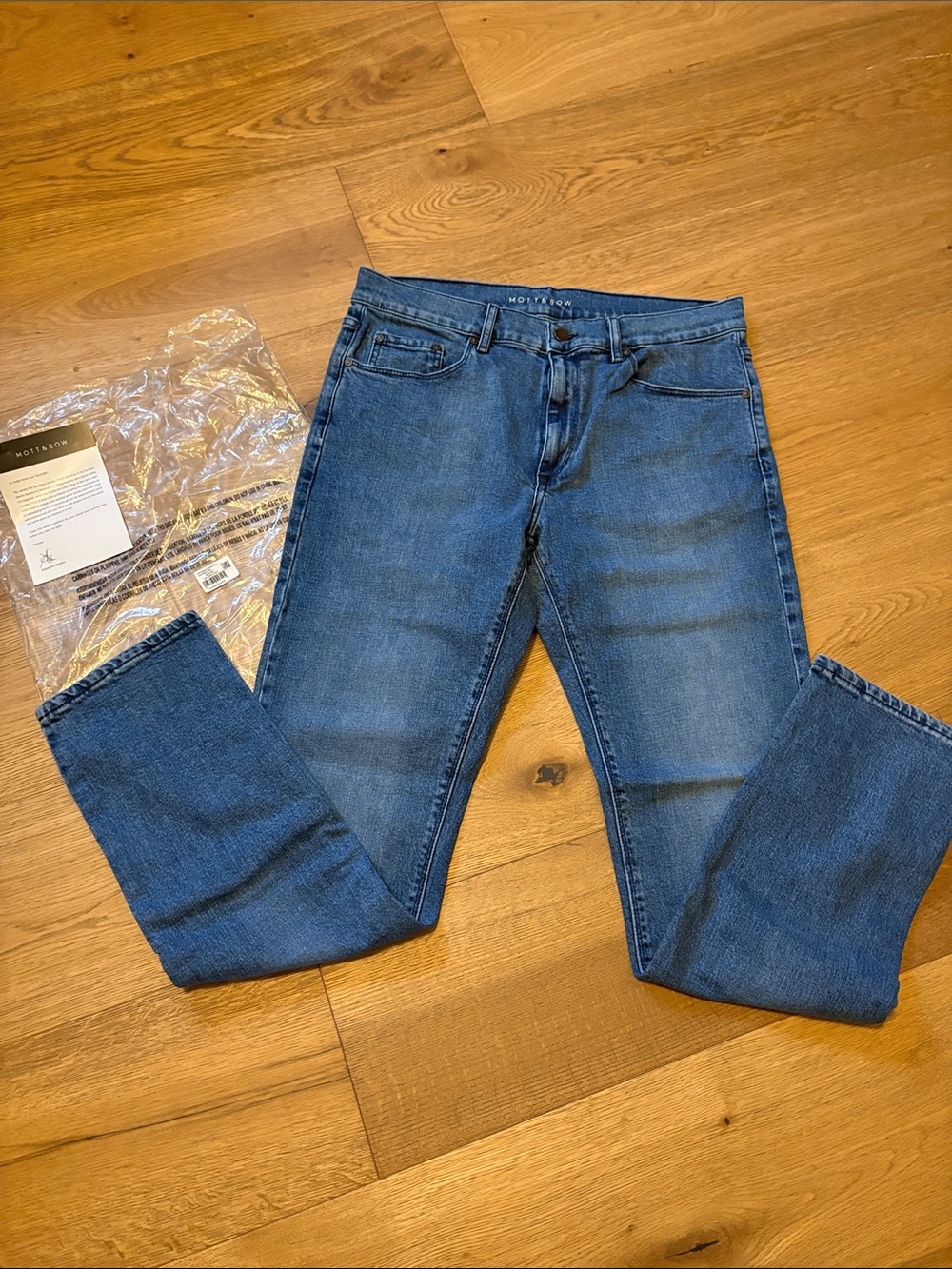 Mott & Bow Slim Warren Medium Blue Jeans size 34/32 Slim